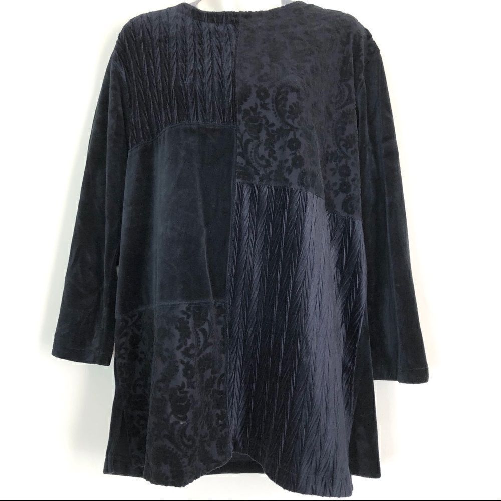 Liz & Co Black Velvet Long Sleeve Tunic Top